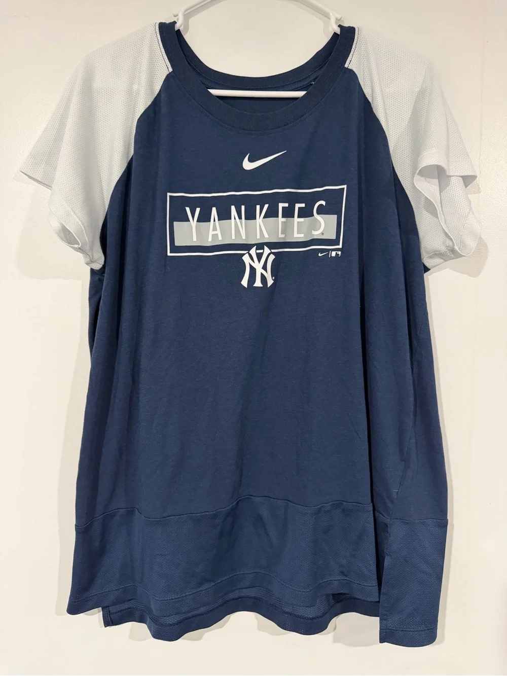 Nike Navy and White Yankees Short Sleeve Tee